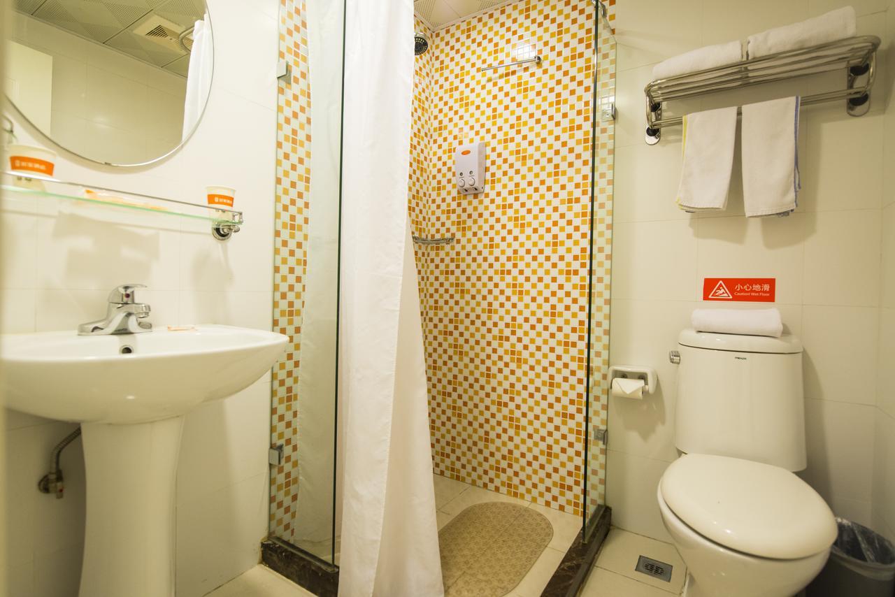 Home Inn Shanghai Daning International Guangzhong Road Circus City ภายนอก รูปภาพ